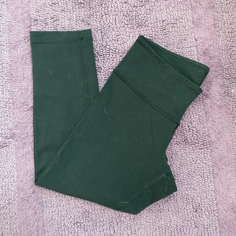 ♟ Black Lululemon Capri leggings ♟